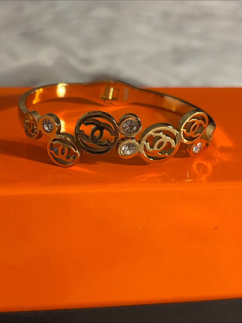 New Top opening Chic Gold Logo Crystal Bangle Bracelet -